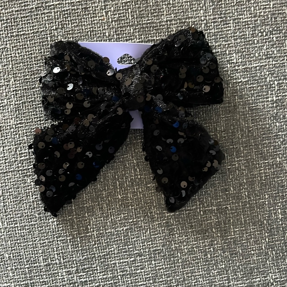 🔥 3 for $15.00 🔥NWT Claire’s Sparkling Sequin Black Barrette Hair Bow